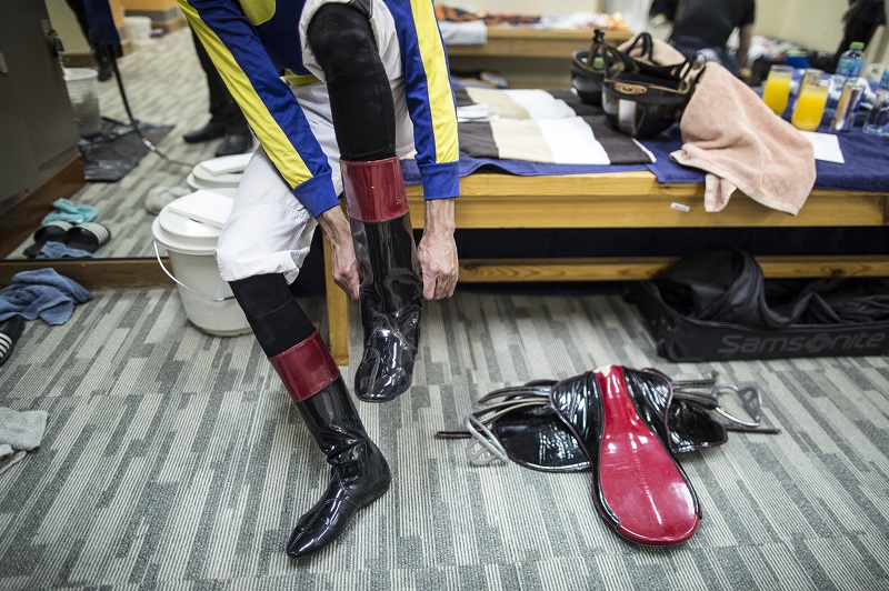 RS1918_28.2.20_The Kingdom Day_Saudi_Cup_MK5_1070 jockey room gear_web.jpg